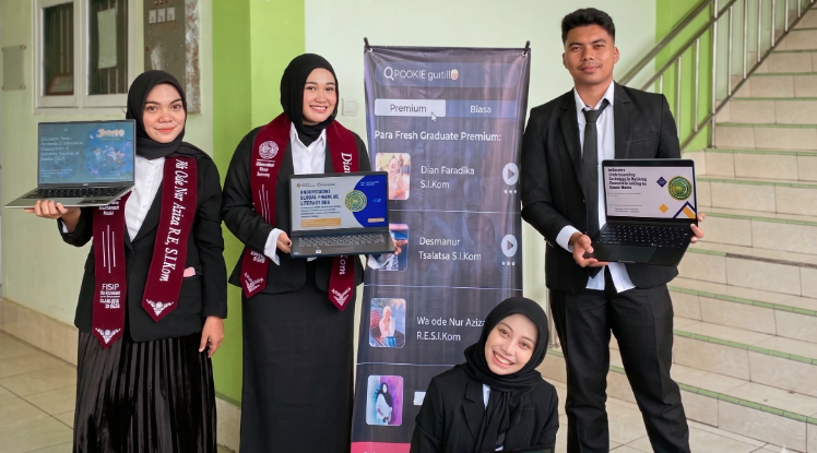 Tembus Forum Global! 6 Mahasiswa Ilmu Komunikasi UM Buton Presentasi di JCC International Malaysia
